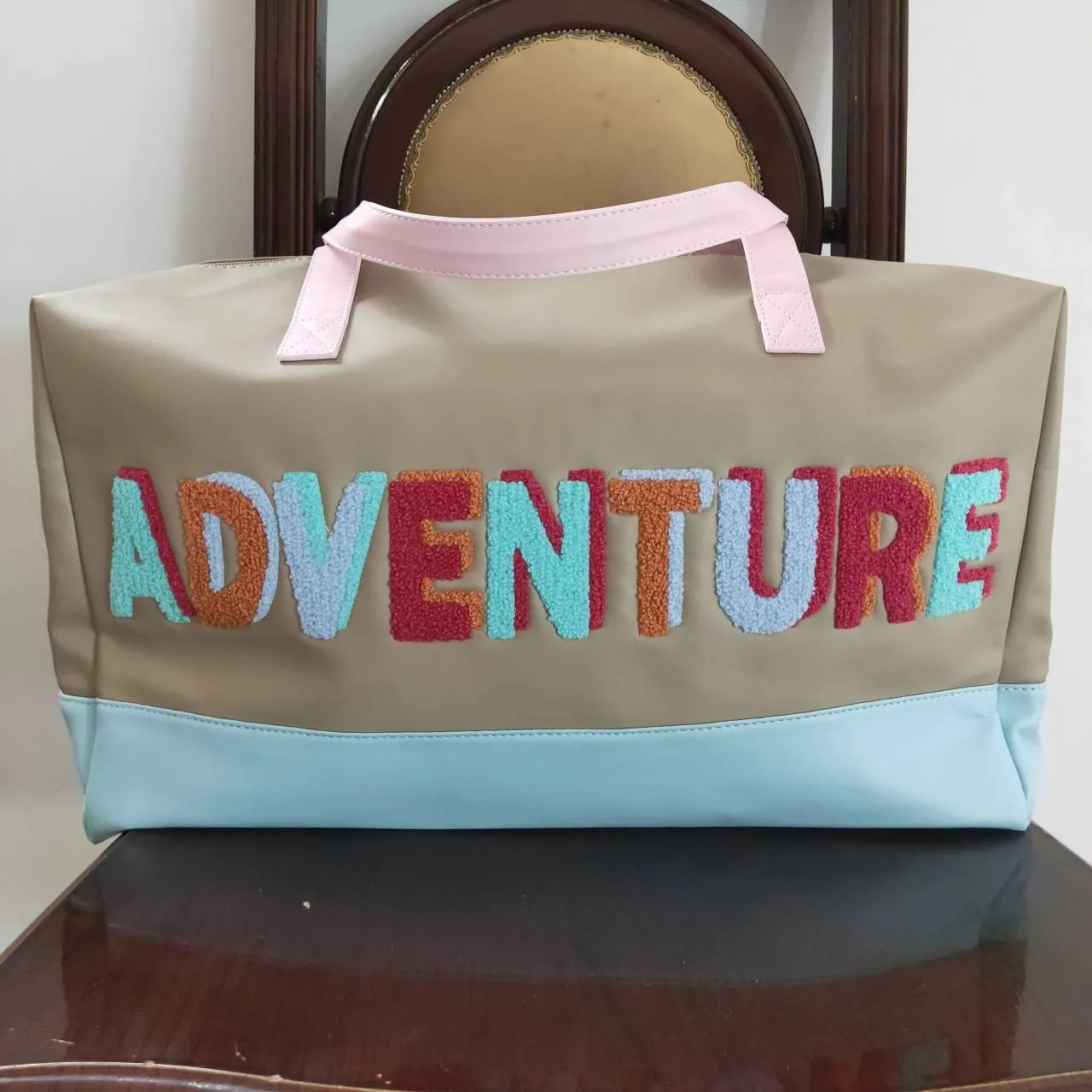 Adventure embroidery handbag BA0063