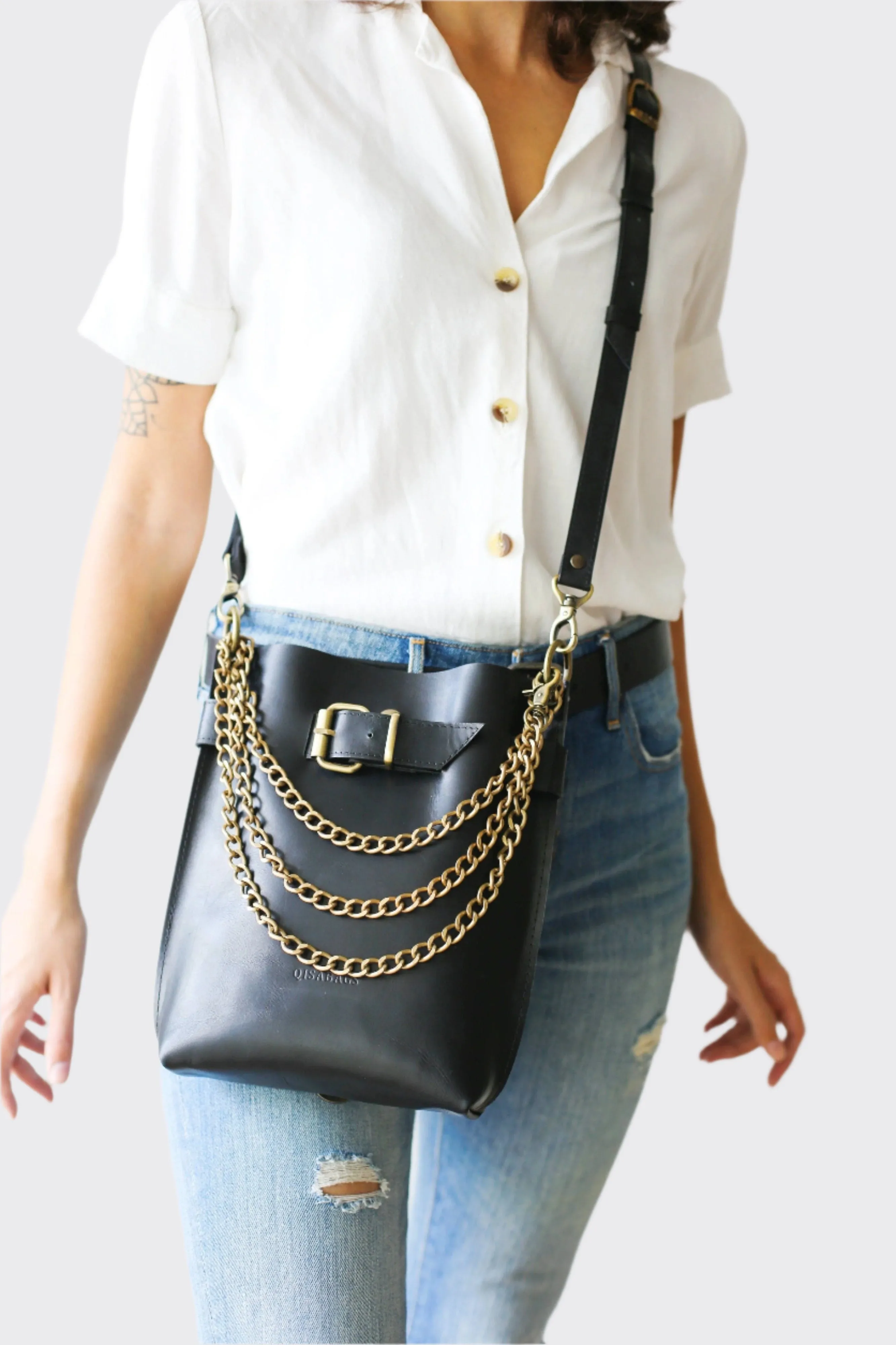 Black Leather Bag w/Chain