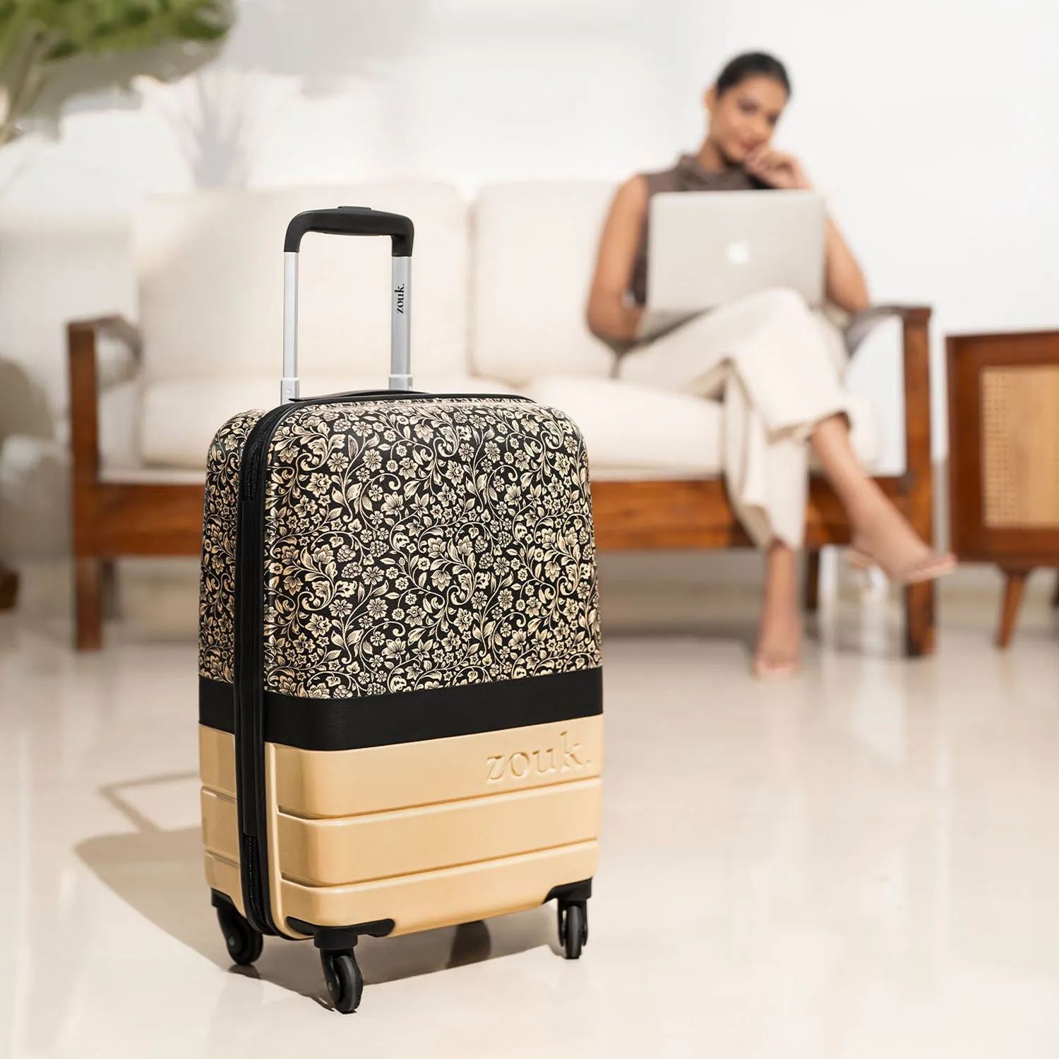 FloMotif Raahi Trolley Bag