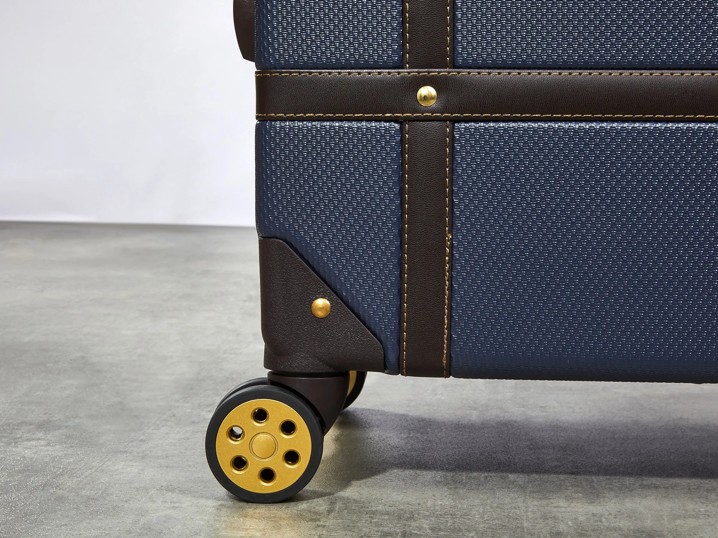 Rock Vintage Spinner Large Suitcase 78cm - Navy