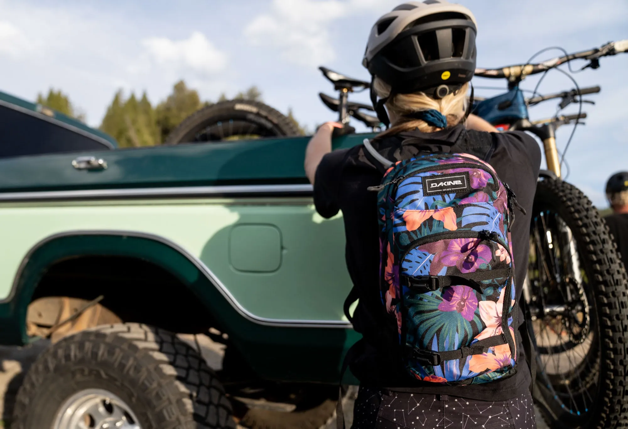 Session 8L Bike Hydration Backpack - Women's