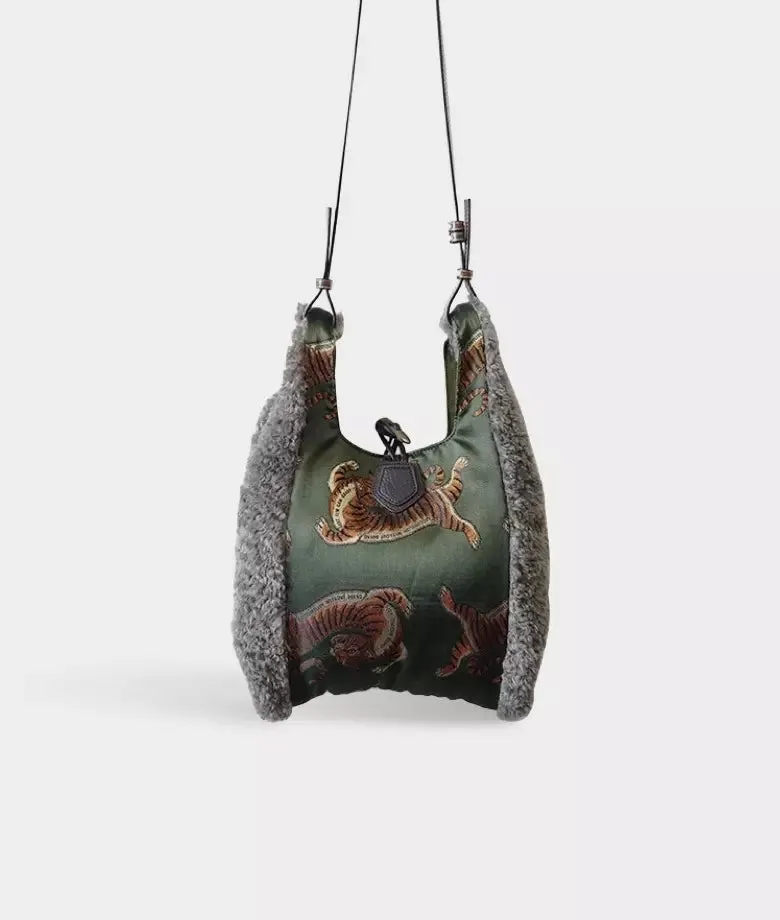 TIGER reversible patchwork shoulder bag | New Arrival