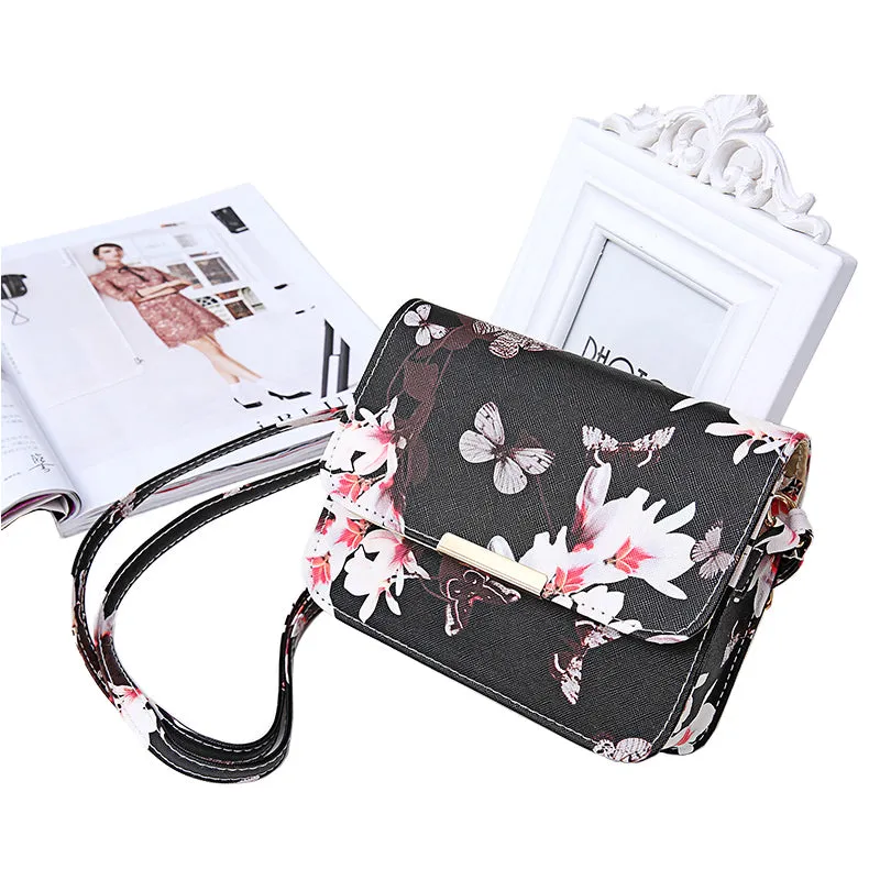 Women's 'Butterflies and Flowers' Small Shoulder Crossbody Bag